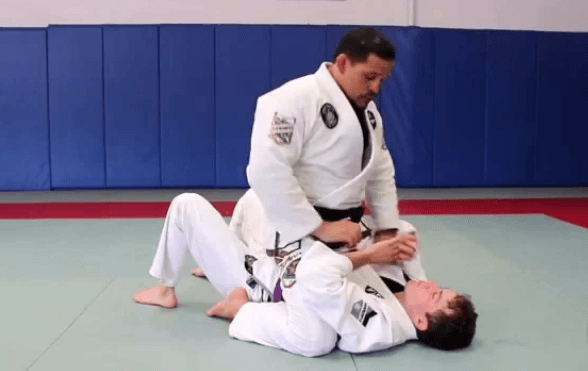 the mount contol basic jiu jitsu position